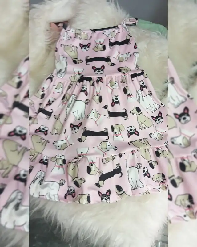 Vestido infantil rosa de alcinha com estampa de cachorrinhos