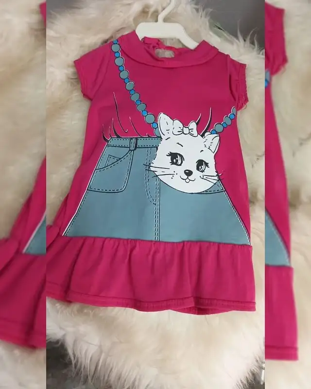 Vestido infantil pink com babado e estampa de gatinha